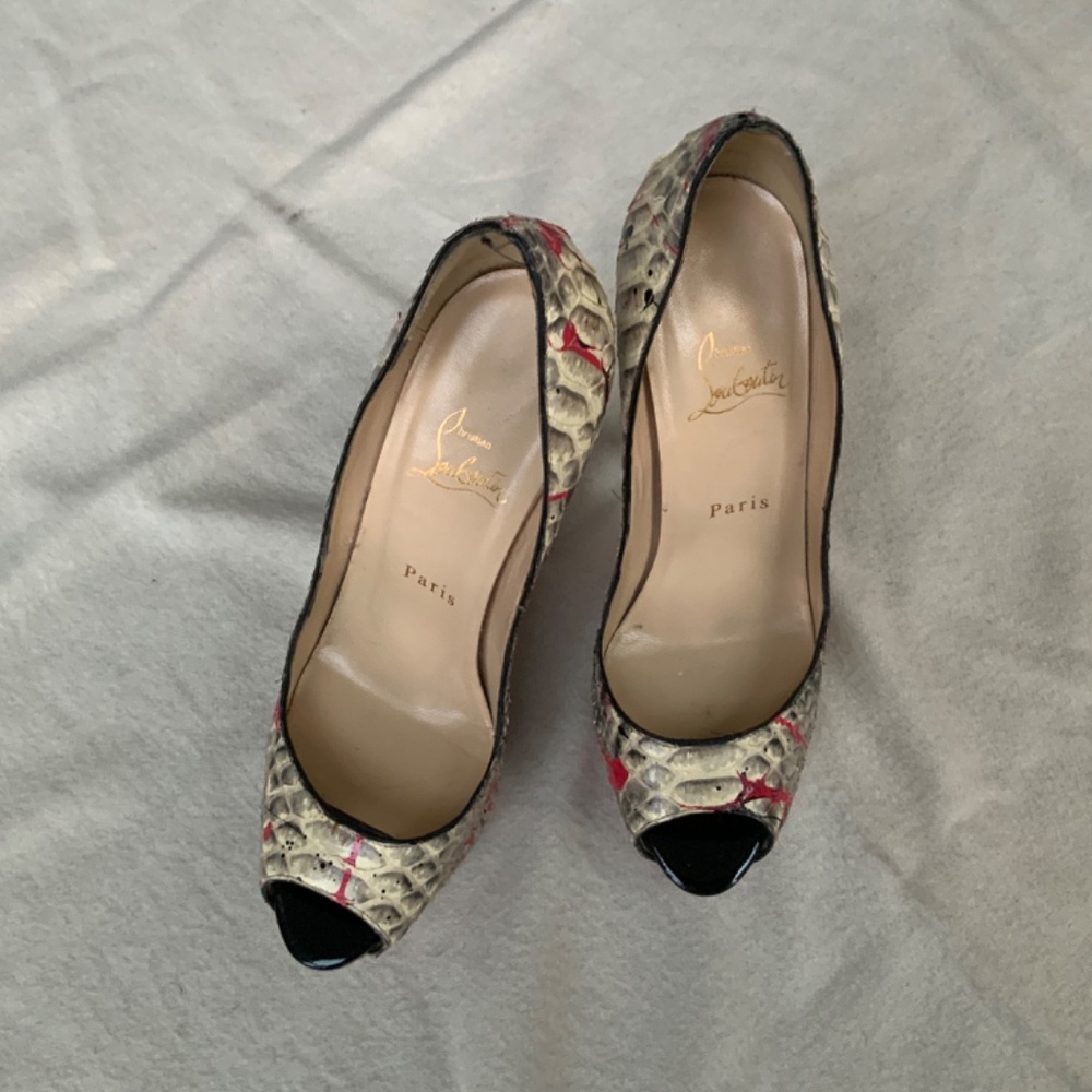 Louboutin platform high-heels white with prints, alligator skin, size:38.5 - Picture 2 of 5